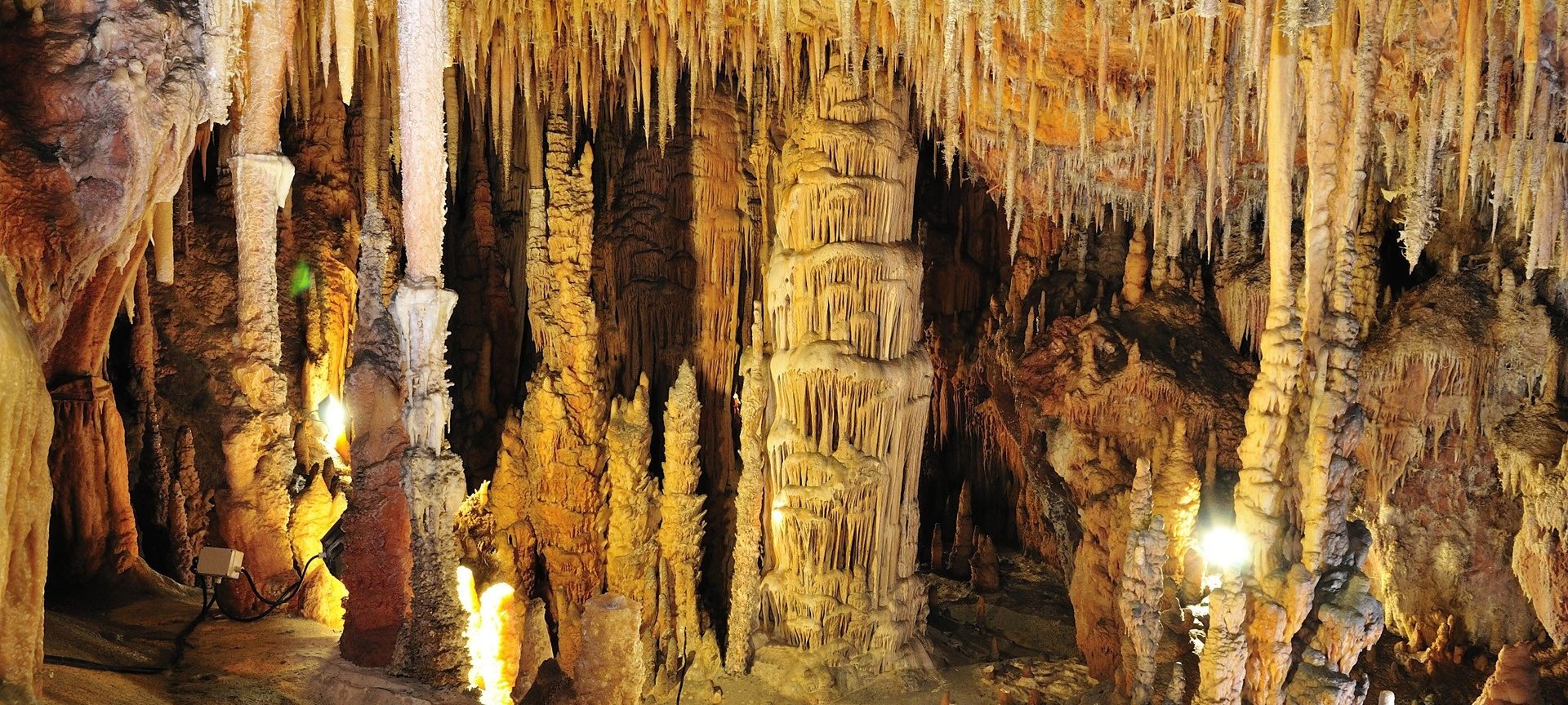 карстовые пещеры кастеллана